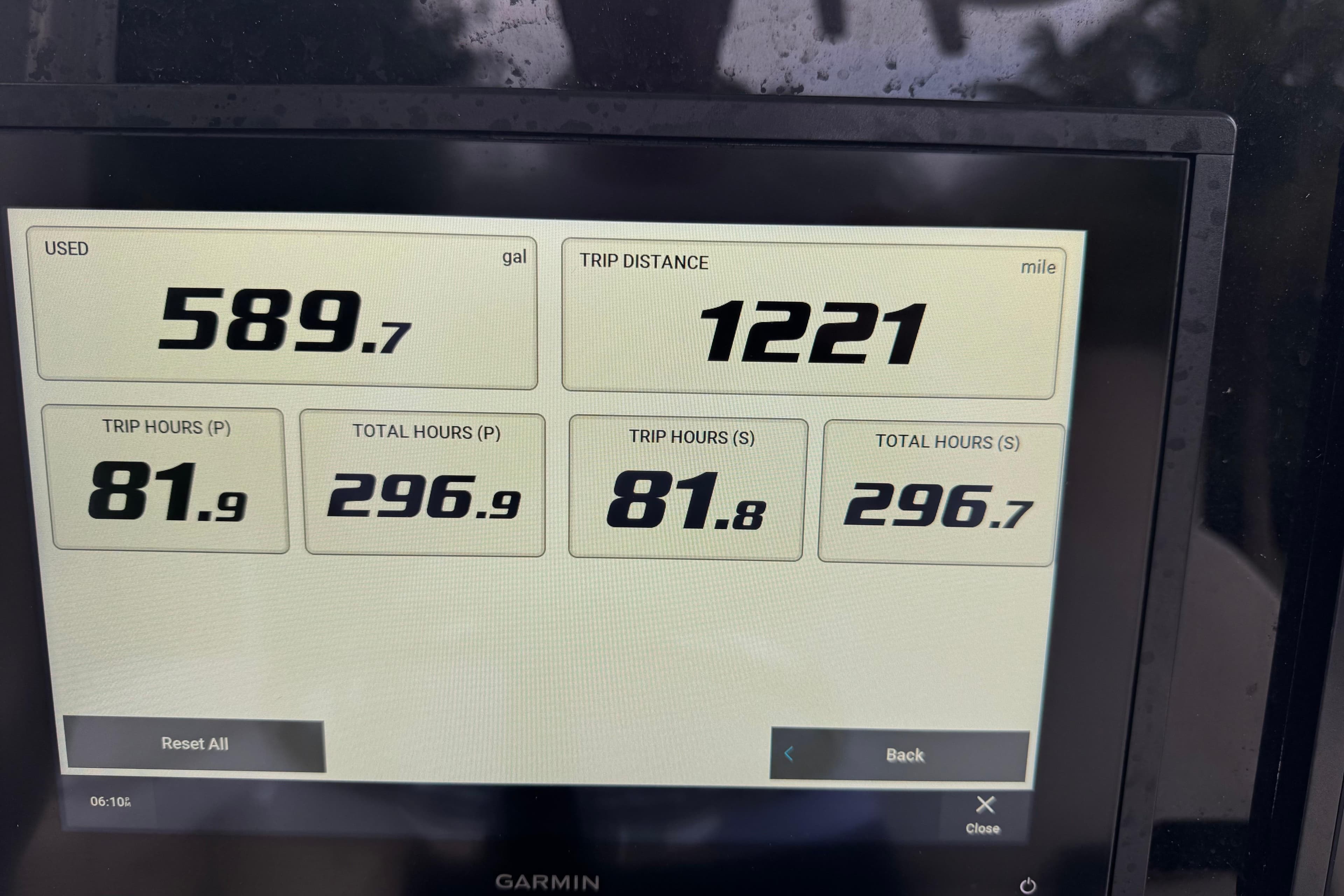 Garmin display showing fuel usage and trip data for 2021 Sea Hunt Gamefish 25.