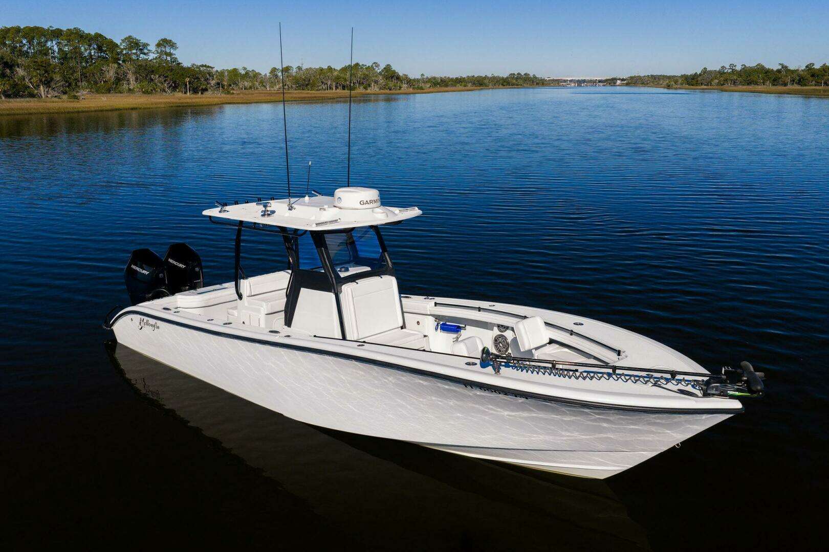 2023 Yellowfin 32 Offshore - Image 3