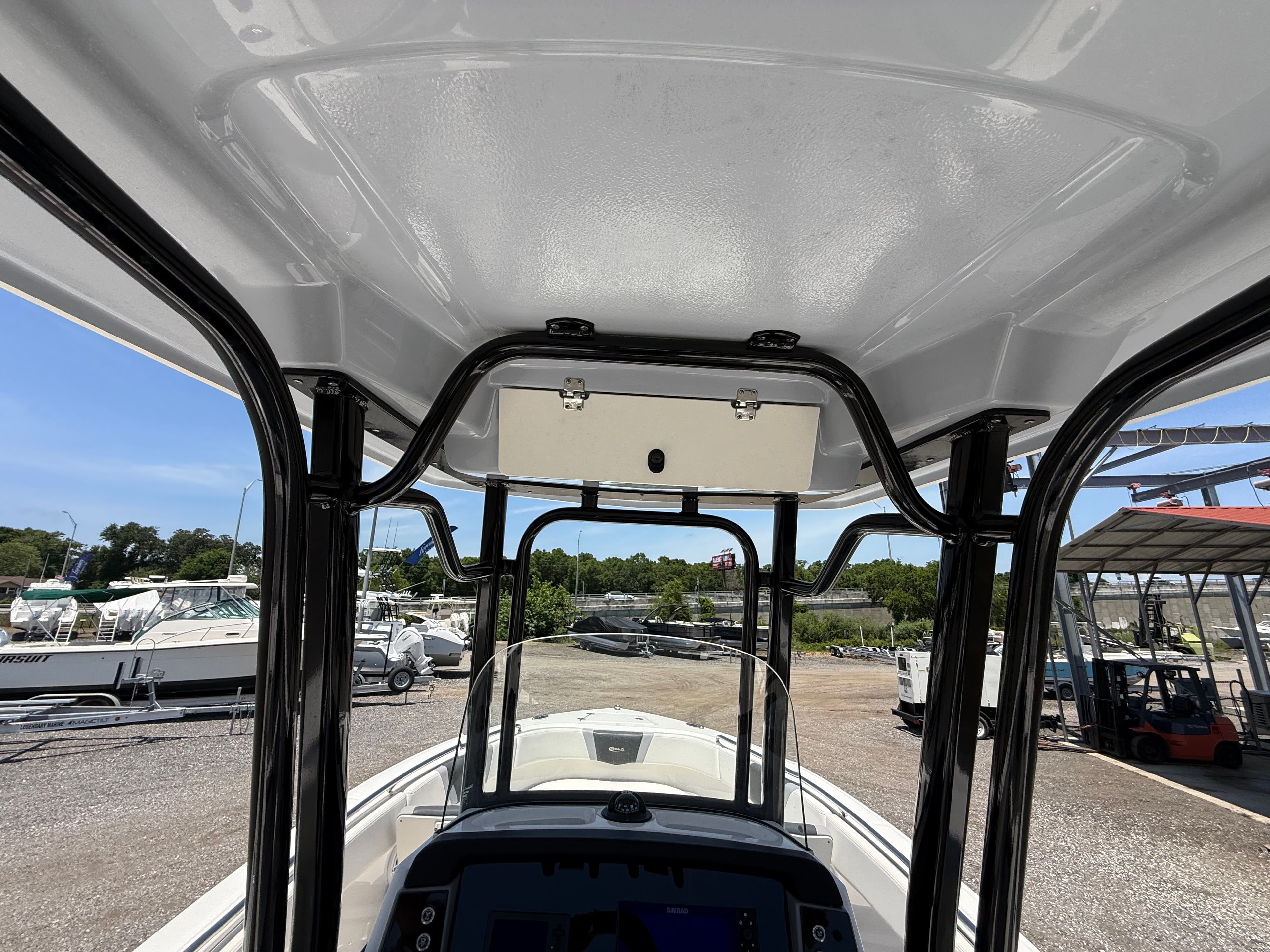 2022 ROBALO 230 CC - Image 16
