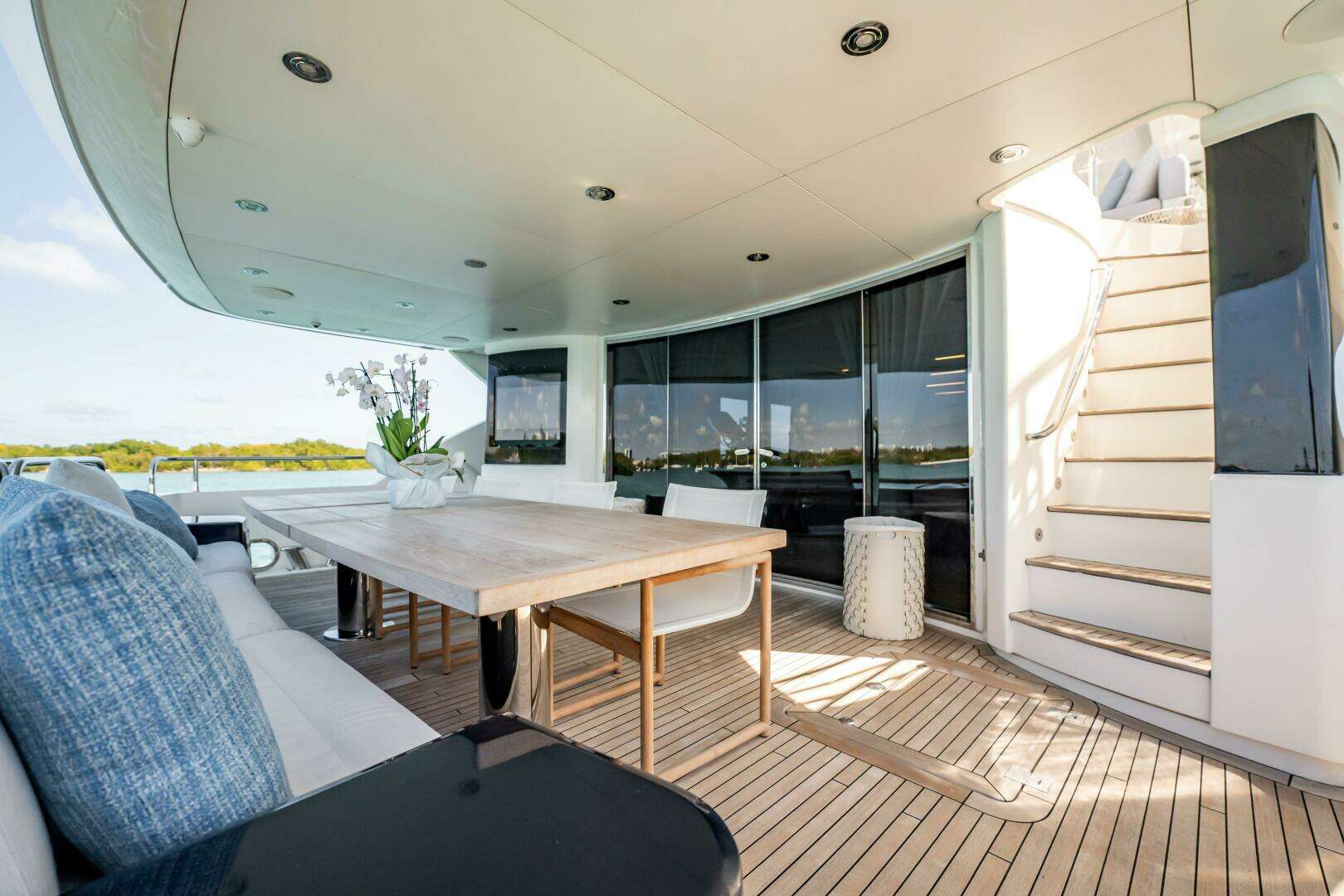 2011 Sunseeker 34 Metre Yacht - Image 13