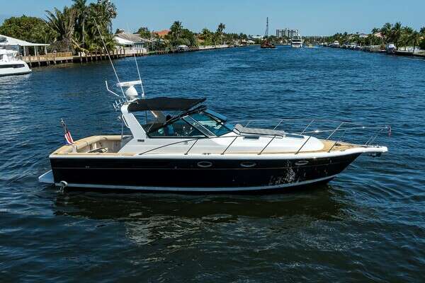 2002 Tiara Yachts 3100 LE - Image 1