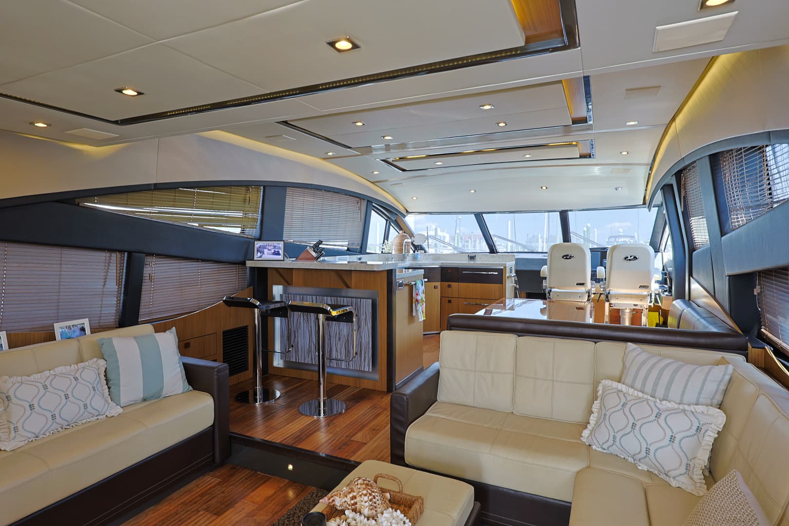 2017 Sea Ray L650 Fly - Image 35