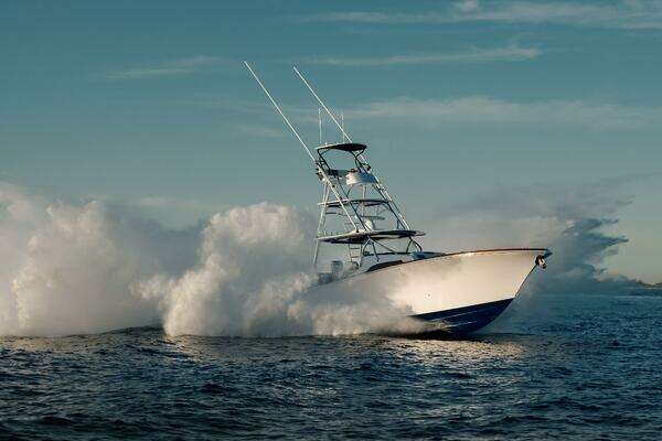 2026 Front Runner 47 Center Console - Image 1