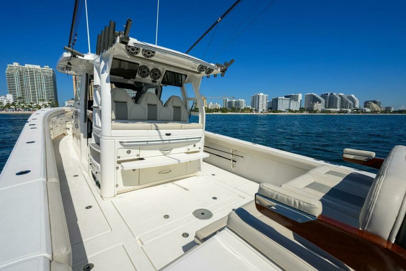 2021 Solace Center Console - Image 10