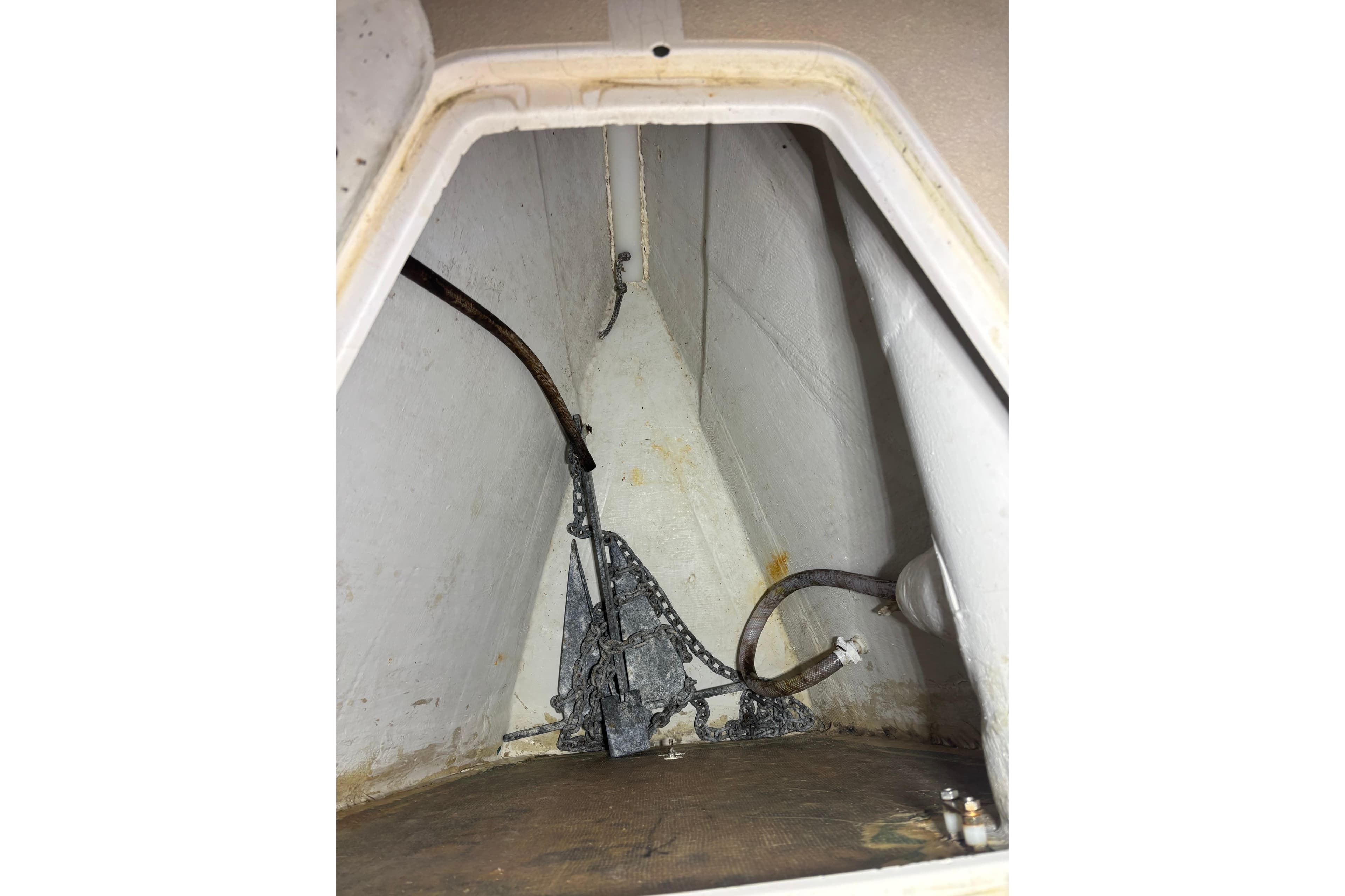 Interior view of a 2002 J Boats J/120 sailboat anchor locker.