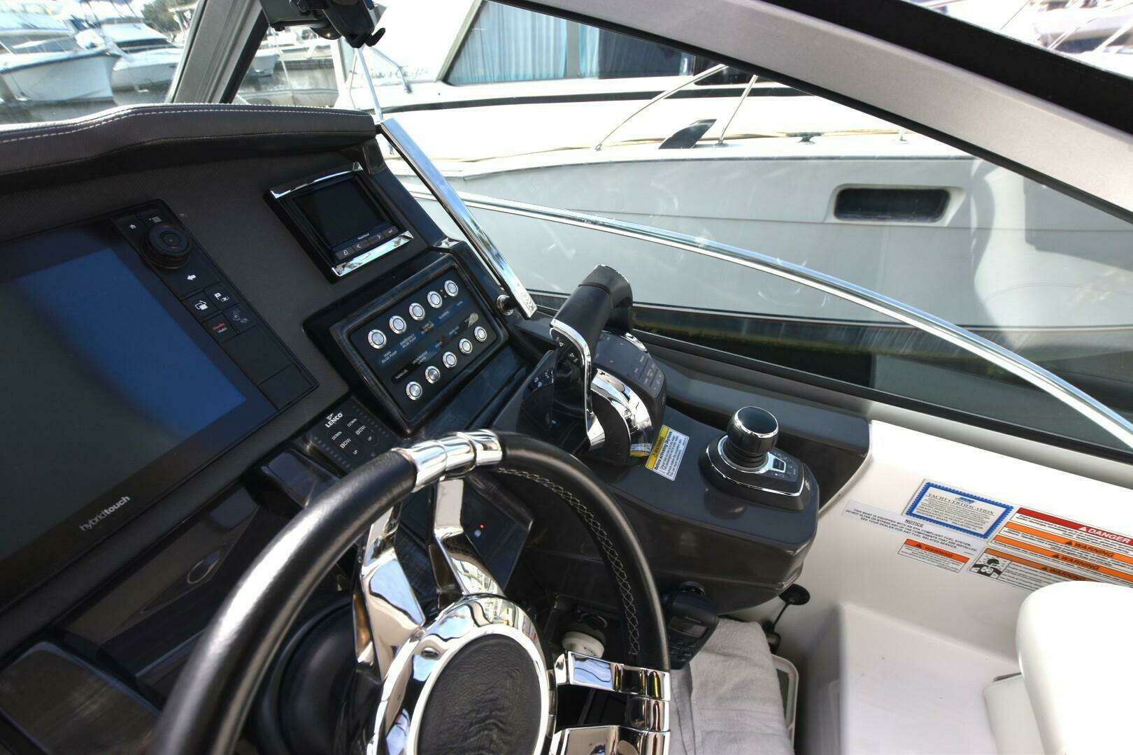 2017 Monterey 355 Sport Yacht - Image 7