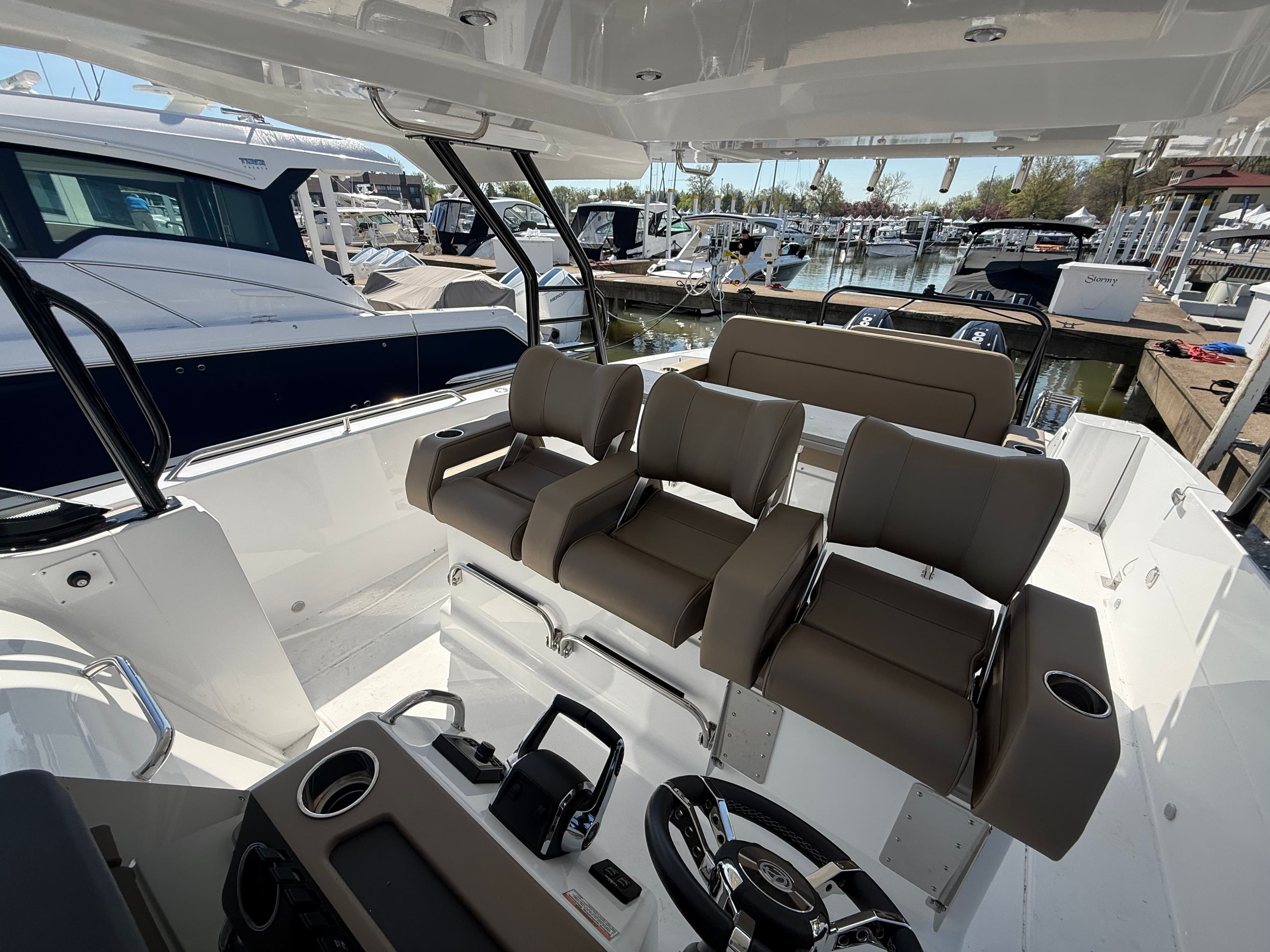 2026 Cruisers Yachts 38 VTR - 8