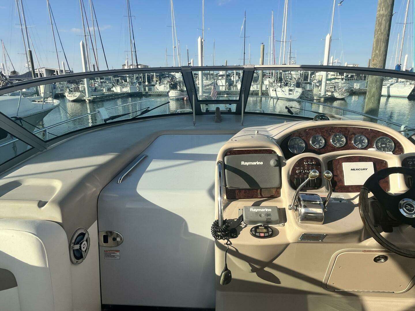 2005 Sea Ray 320 Sundancer - Image 31
