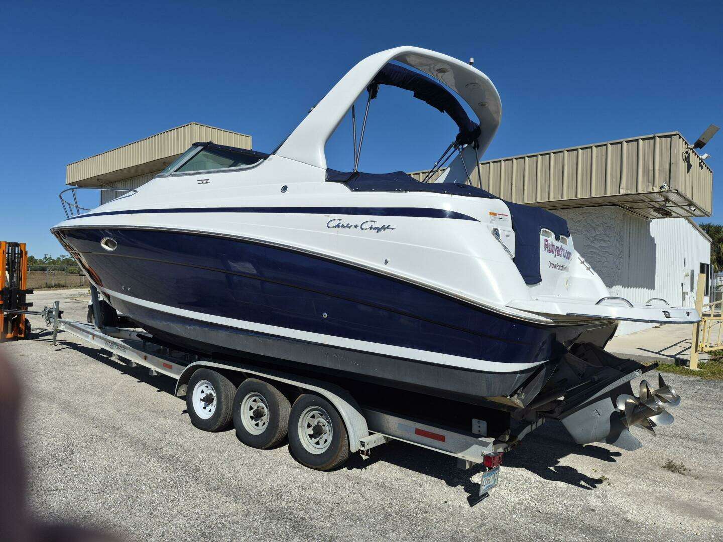2003 Chris-Craft 328 Express Cruiser - Image 3