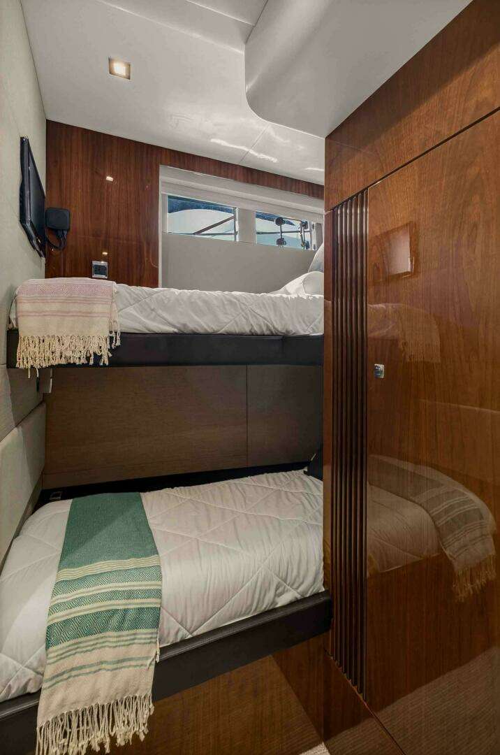 2013 Fairline 65 Squadron - Image 37