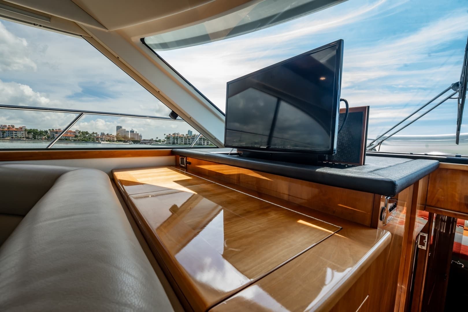 2016 Riviera 5000 Sport Yacht - Image 71