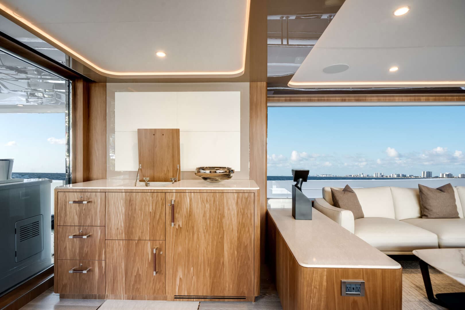2026 Ocean Alexander 30R - Image 24