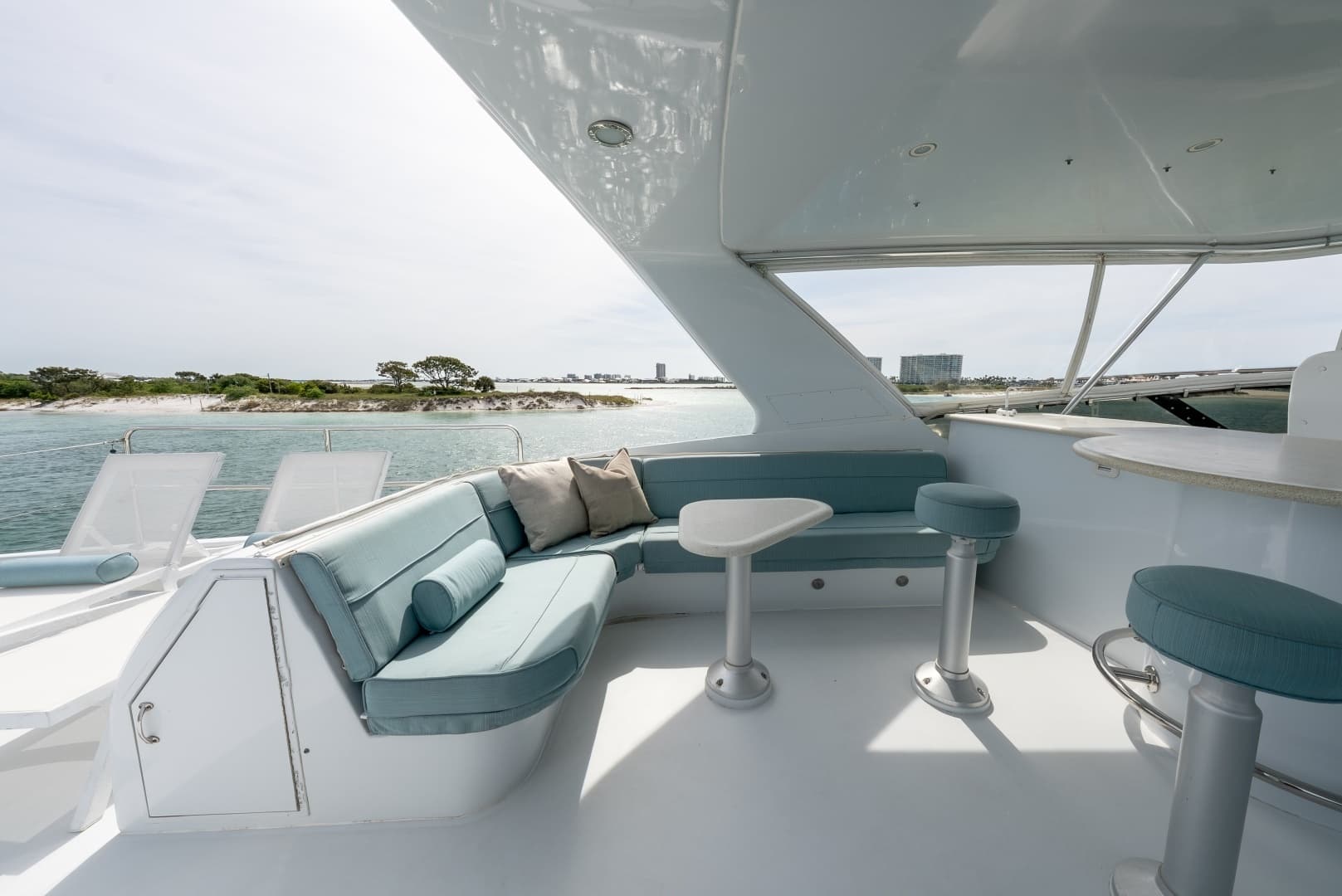 2004 Hatteras Sport Deck - Image 32