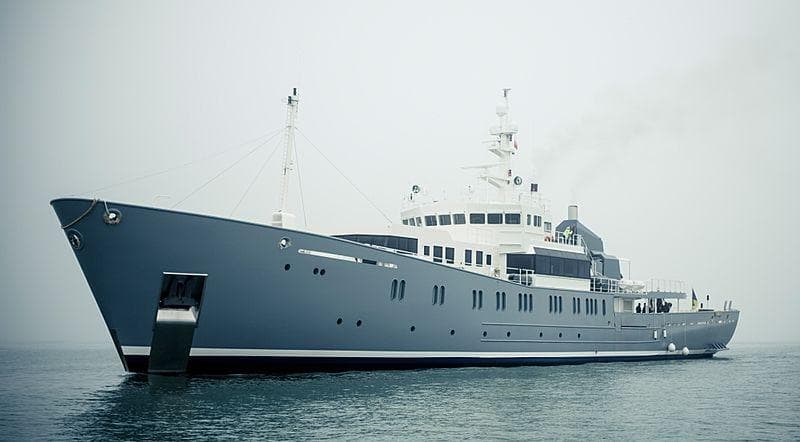 Custom Richards Shipbuilders Expedition yacht, 1987, sailing on calm waters.