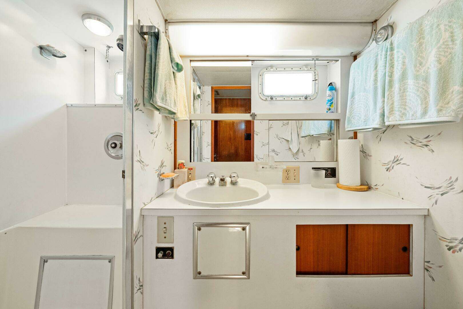 1979 Hatteras 53 Classic - Image 57