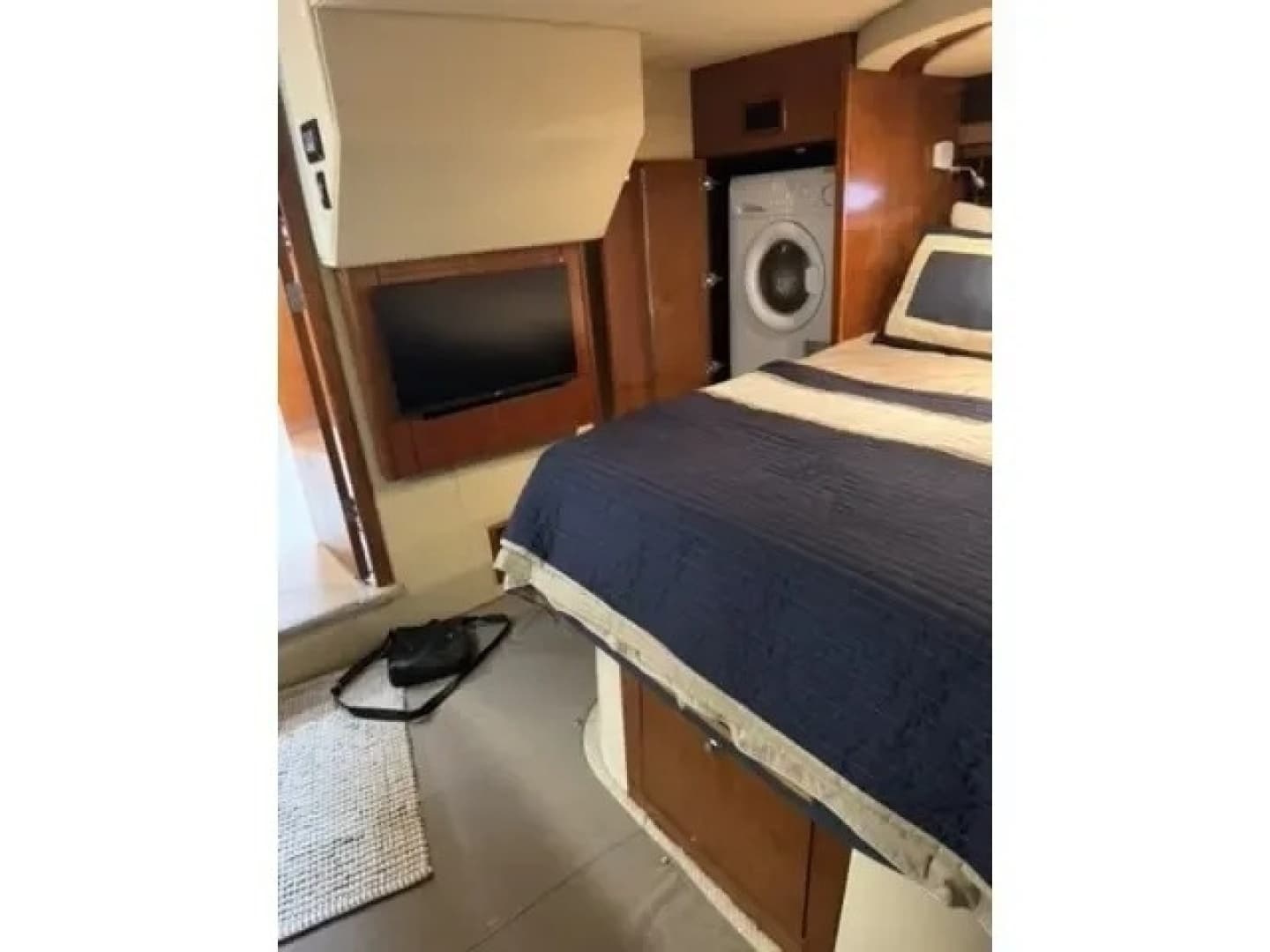 2008 Cruisers 460 Express - Image 21