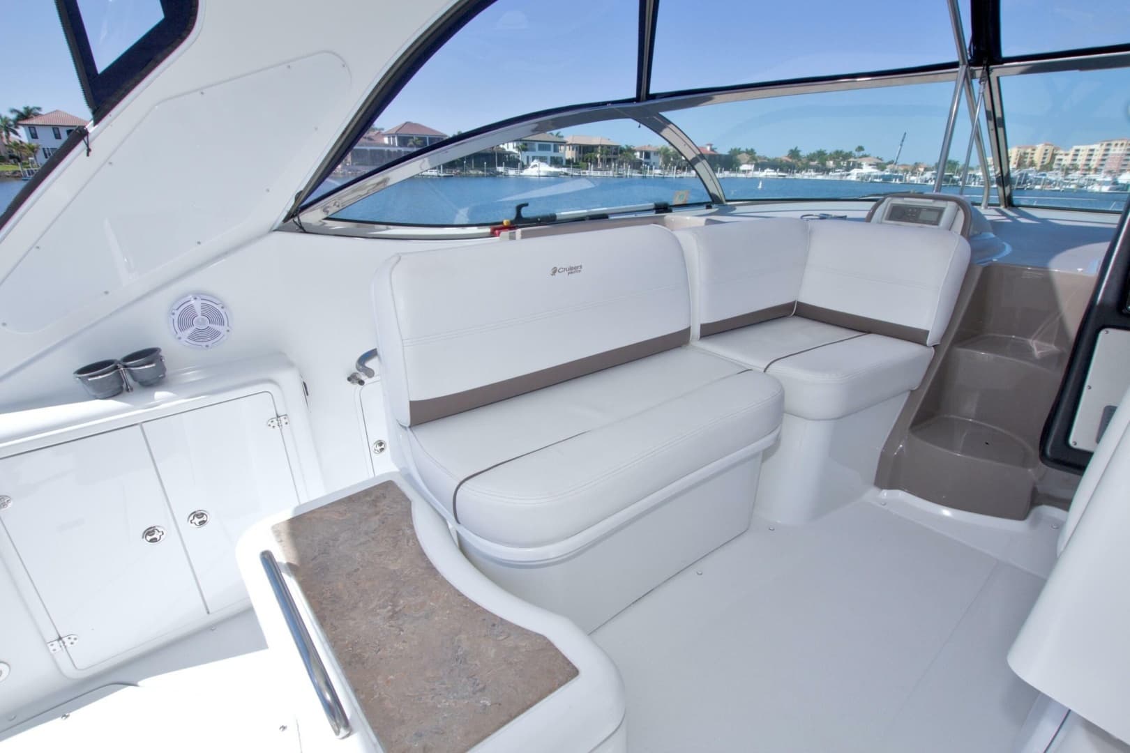 2008 Cruisers Yachts 420 Express - Image 27