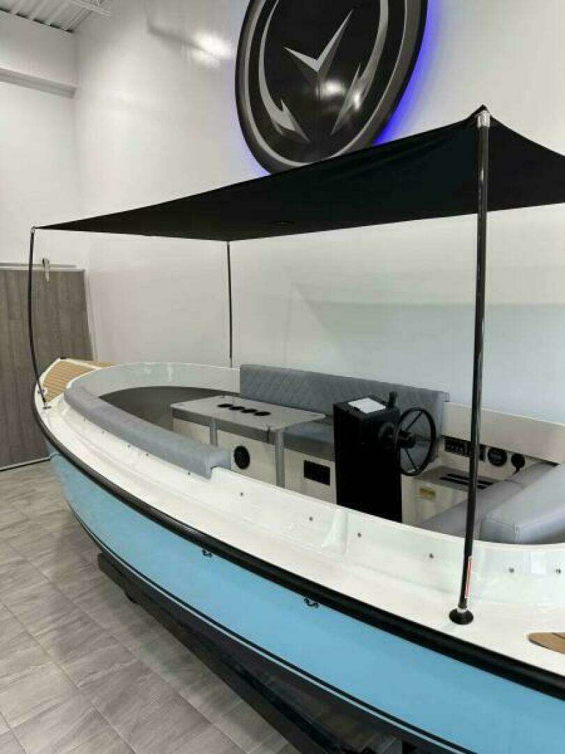 2023 Vision Fantail 217 - Image 2