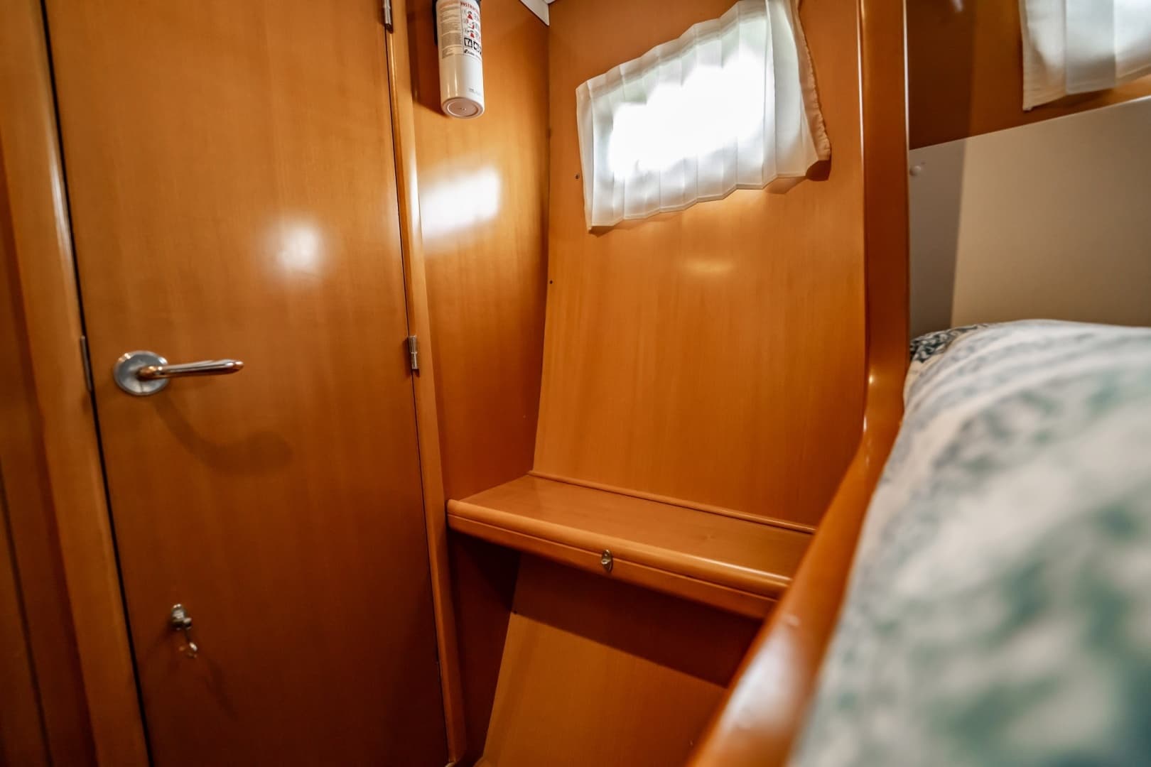 2005 Lagoon Power 43 - Image 38