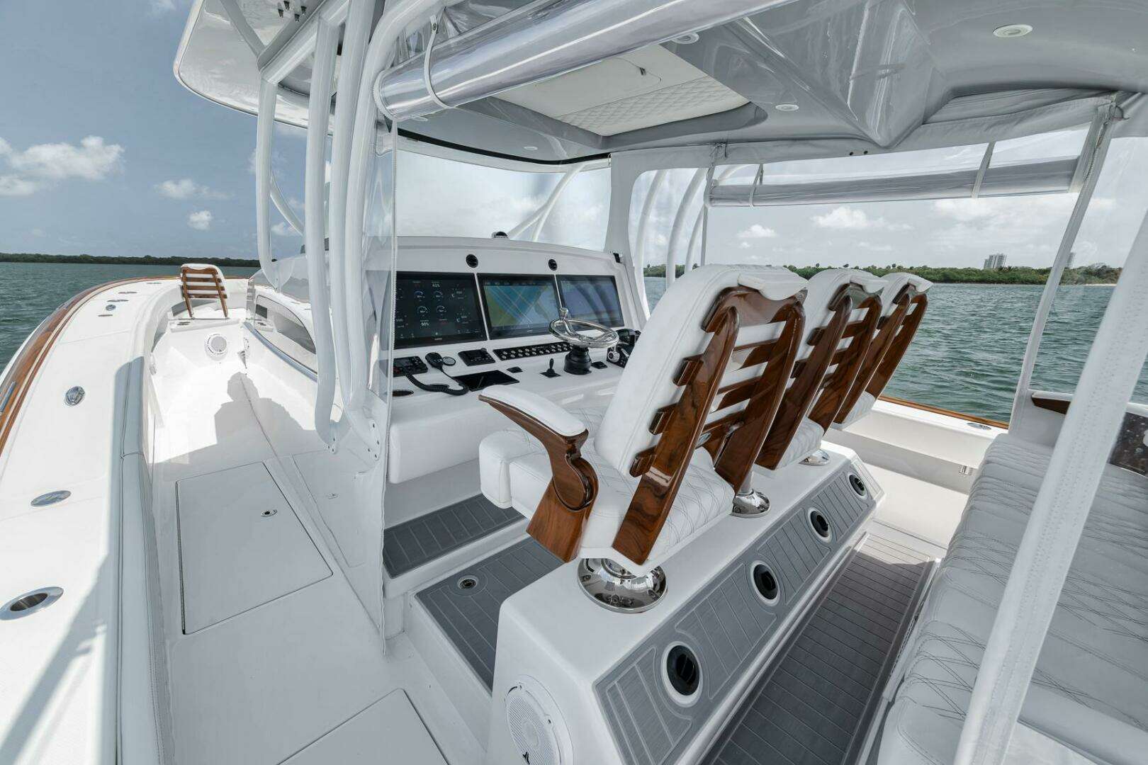 2024 Front Runner 47 CC - Image 31