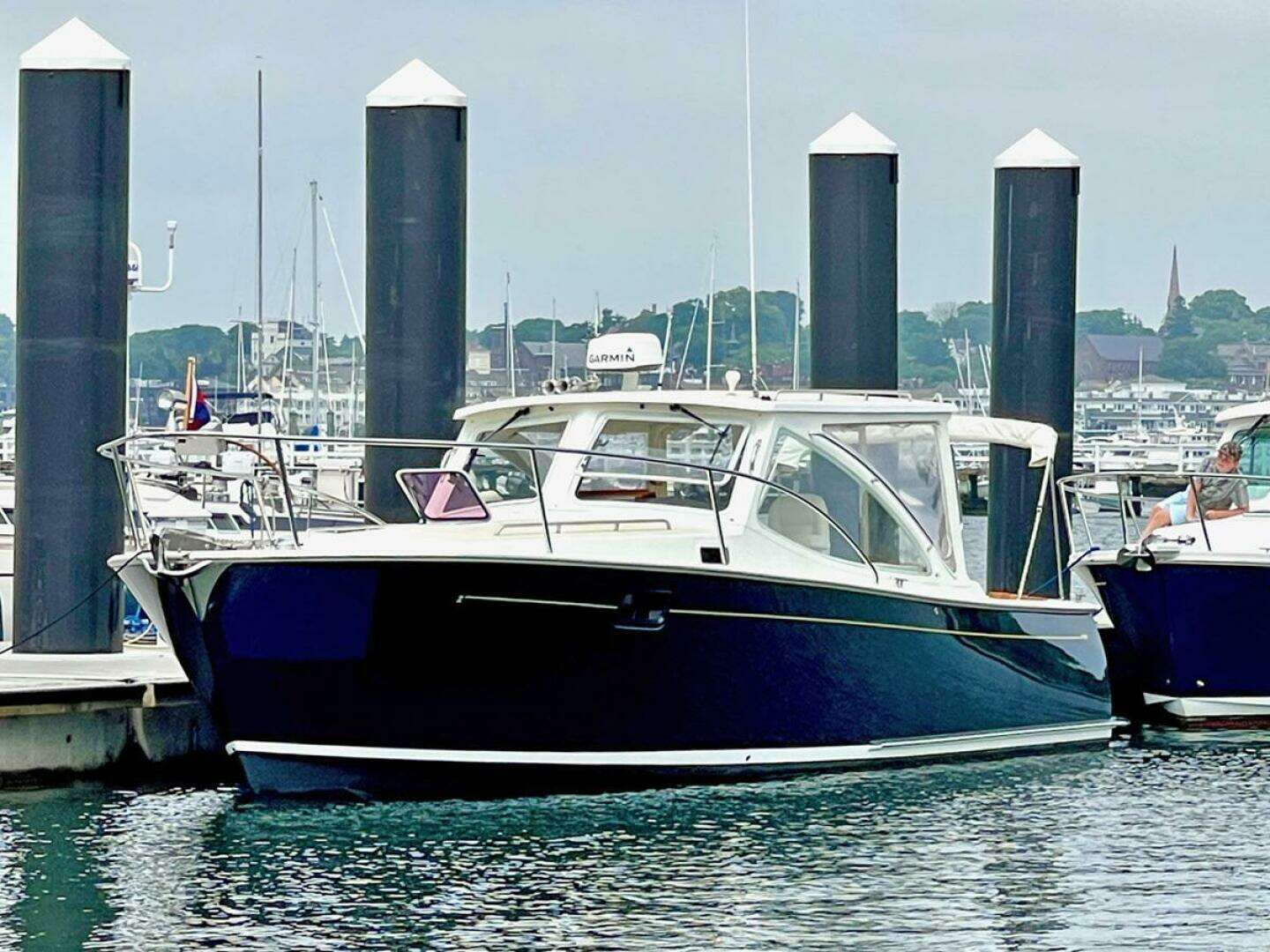 2007 MJM 34z Hard Top Express - Image 3