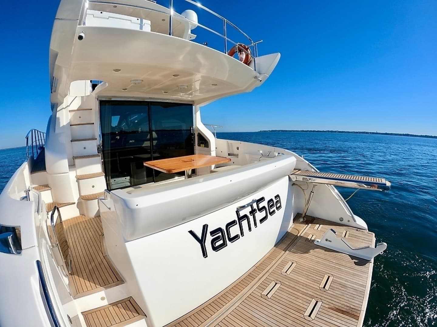 2011 Azimut FlyBridge - Image 10