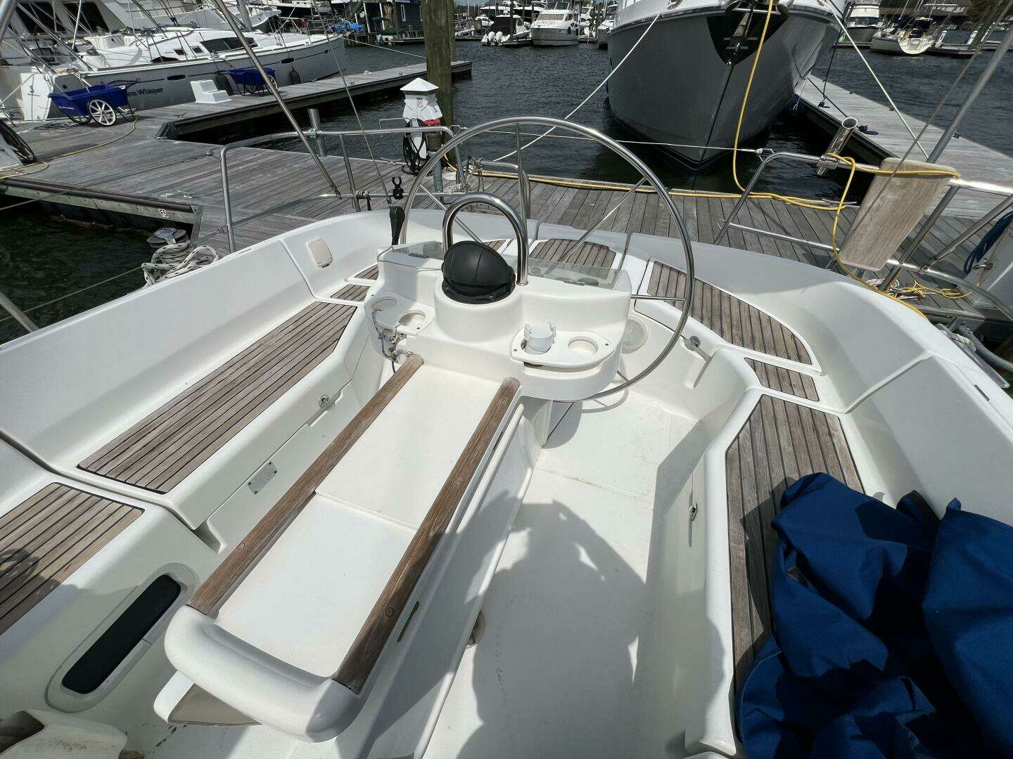 2001 Beneteau 411 - Image 31