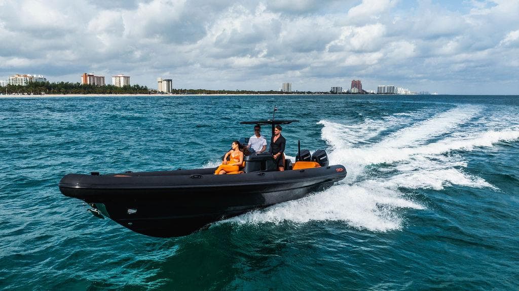2024 Onda Magna boat cruising on the ocean with passengers.