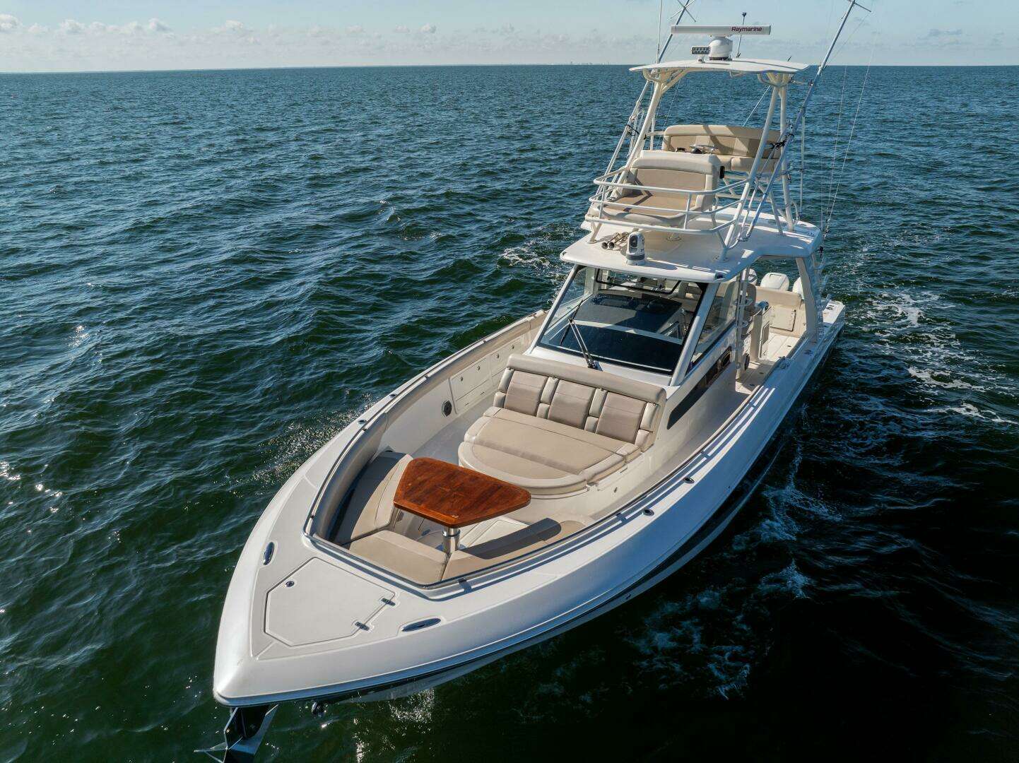 2021 Boston Whaler 420 Outrage - Image 6
