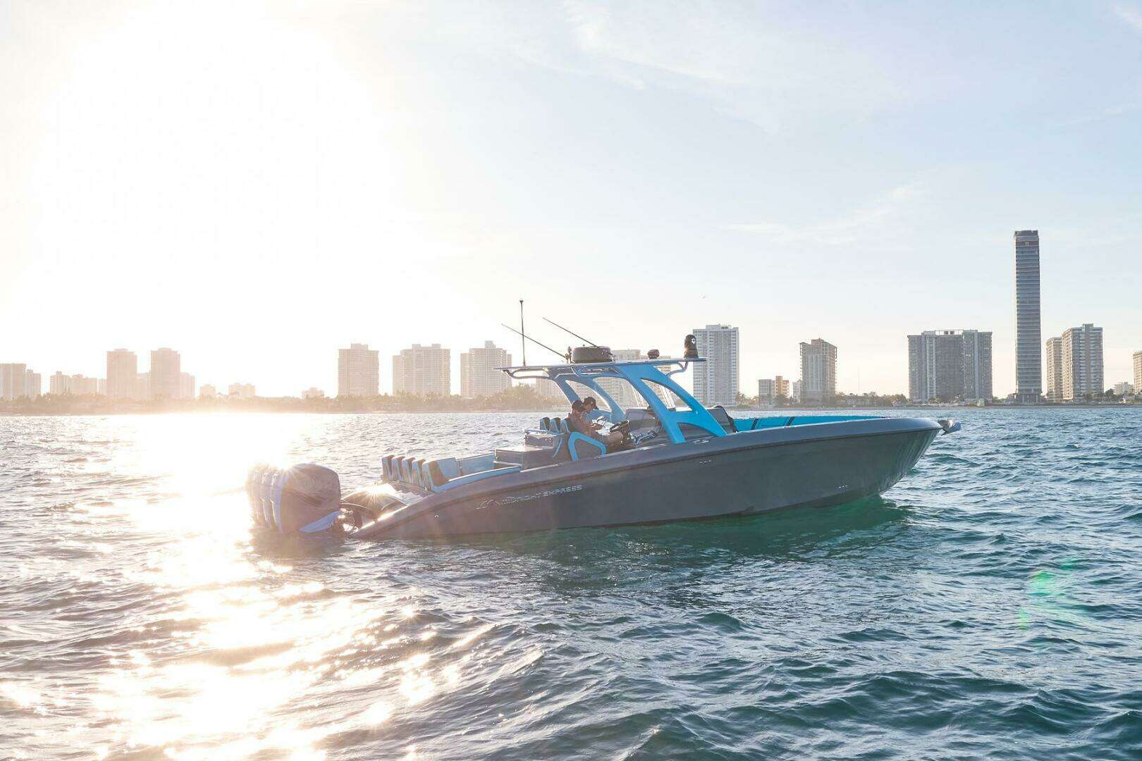 2021 Midnight Express 37 Open - Image 17