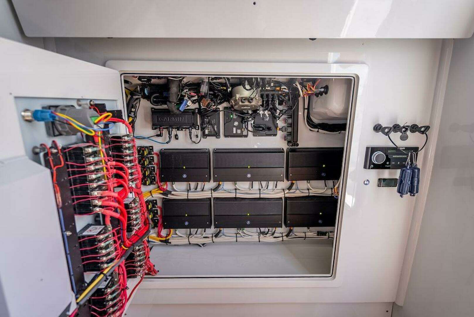 2025 Billfish 39 Center Console w/Tower - Image 86