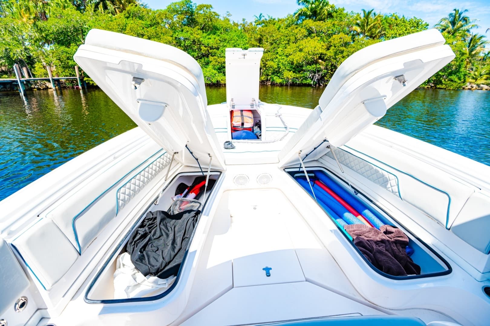 2018 Intrepid 327 - Image 22