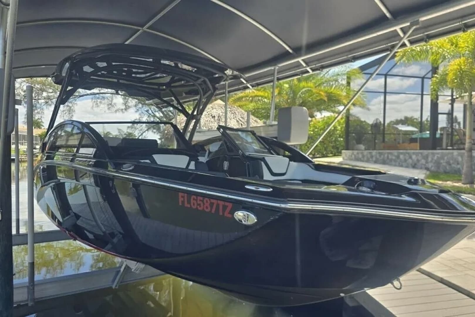2025 Yamaha Boats 275SD - Image 3