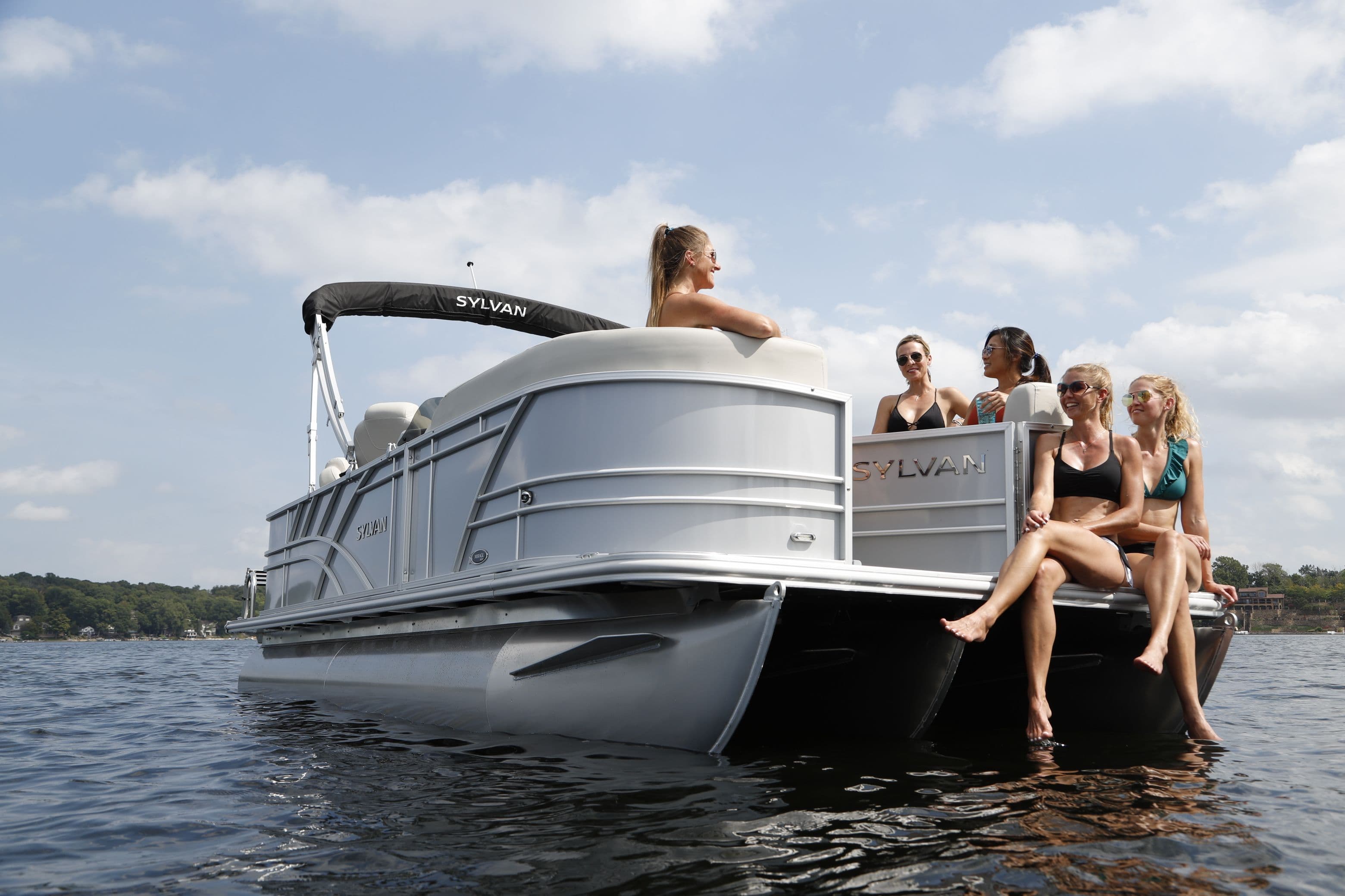 2026 Sylvan Mirage 8520 Party Fish
