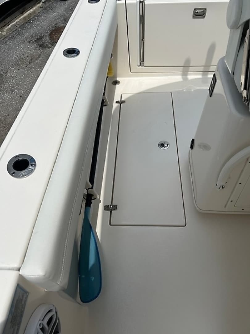 2022 Cobia 262 - Image 32
