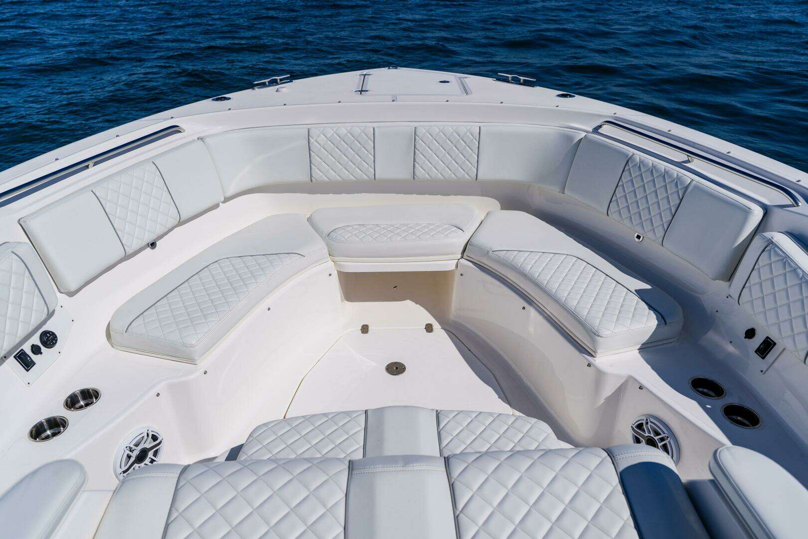 2022 Pursuit S 378 Sport - Image 9