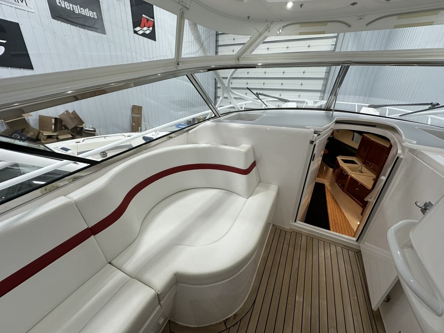 2020 Intrepid 475 Sport Yacht - Image 8