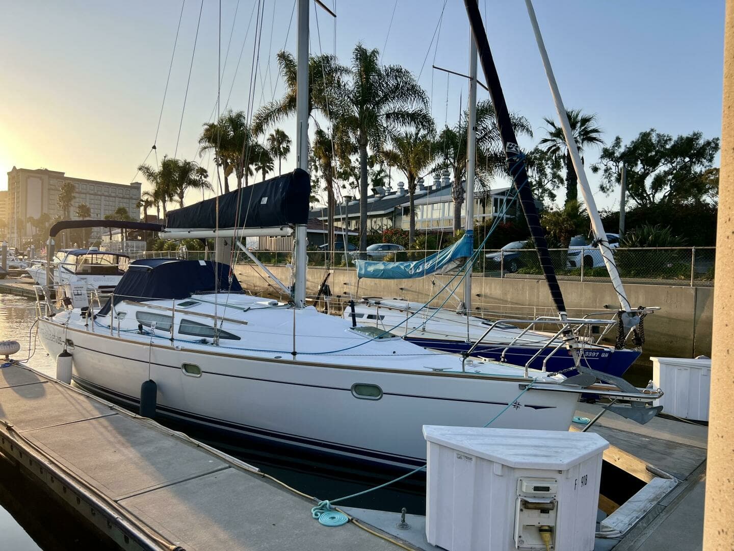 2005 Jeanneau Sun Odyssey 35 - Image 2