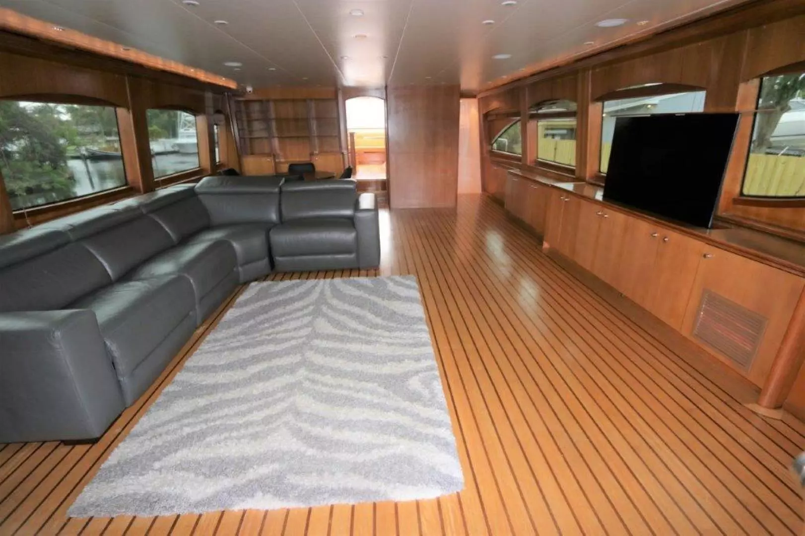 2006 Hatteras 80 - Image 11