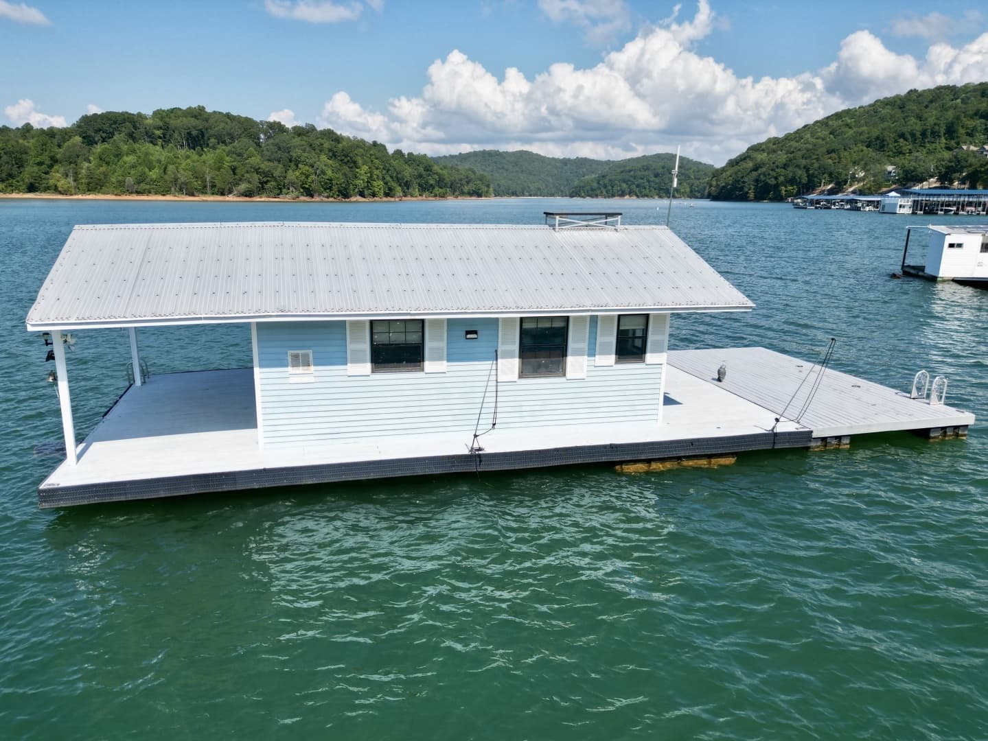 1978 Custom 18 x 24 Off-Grid Floating Cabin Approx 385sqft - Image 2