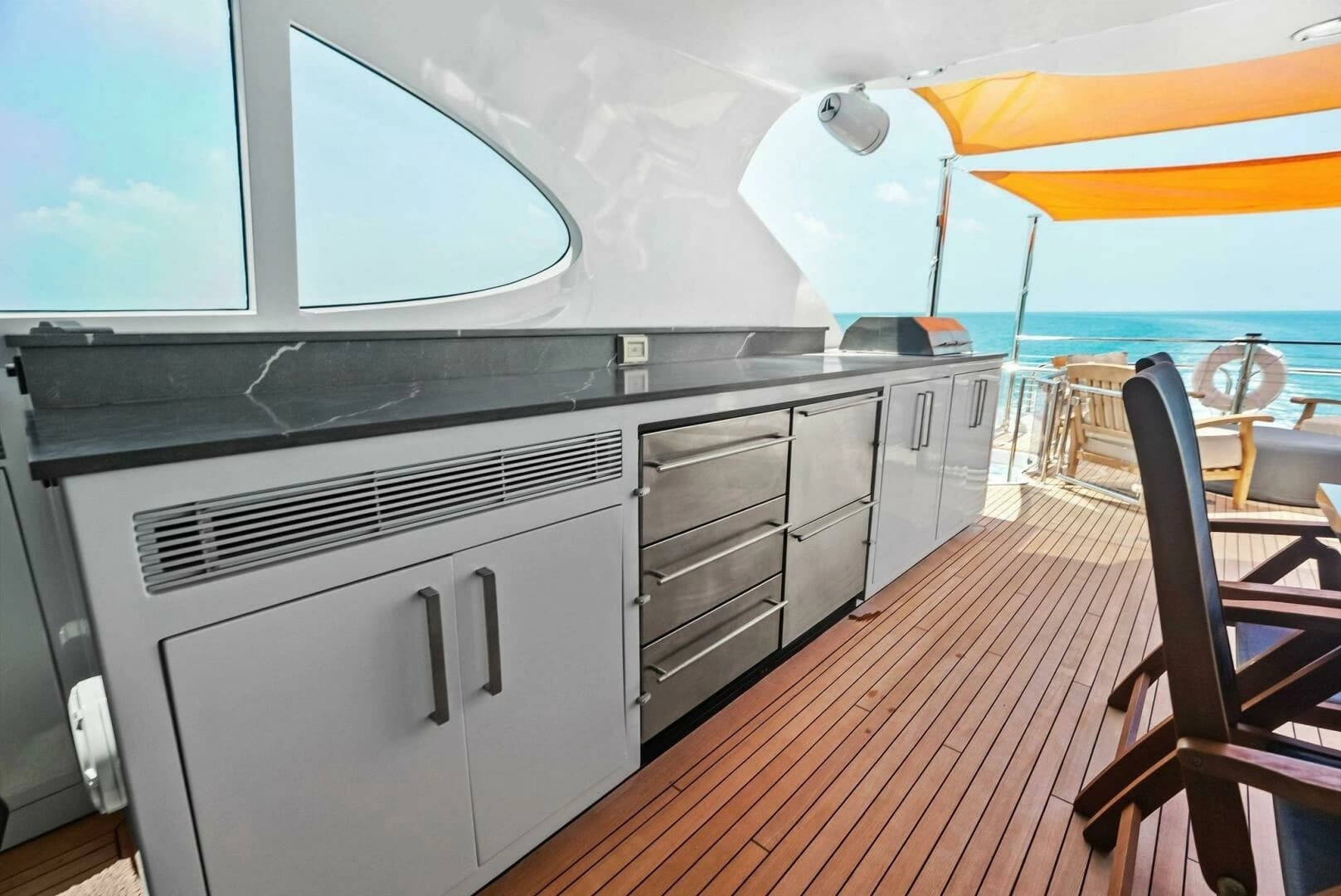 2006 Lazzara Yachts 84 Skylounge - Image 37