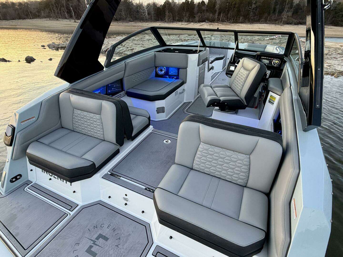 2023 Correct Craft Ingenity 23EL2 Electric Boat - Image 93
