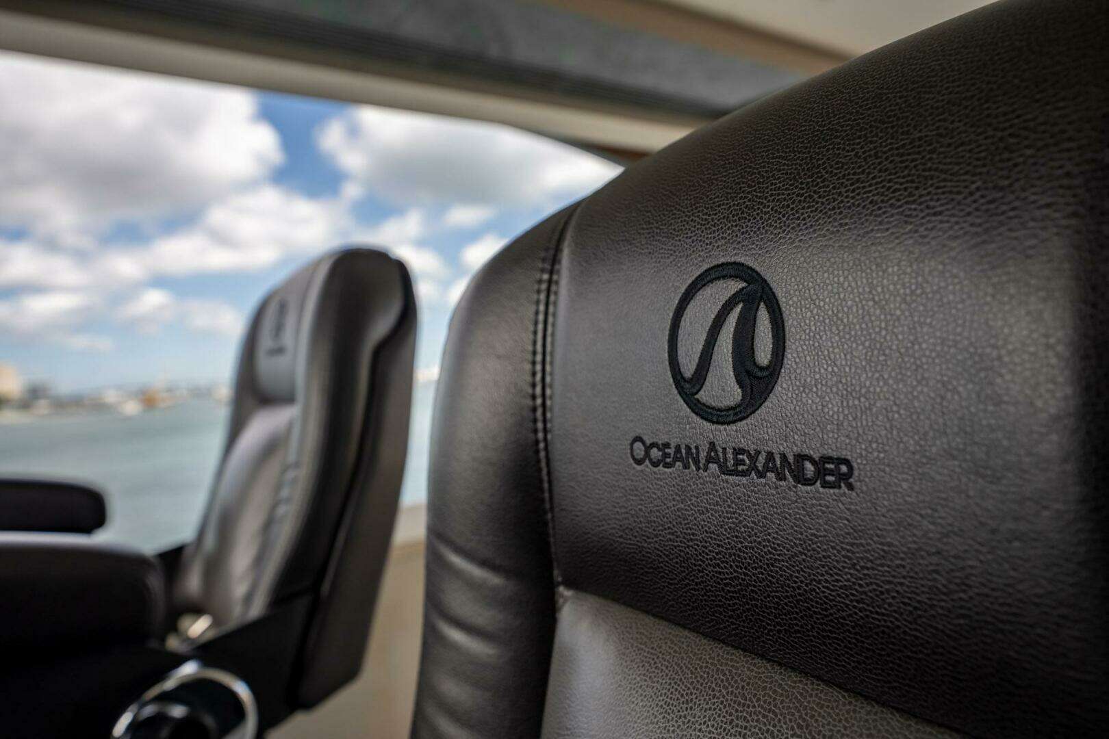 2021 Ocean Alexander 27 Explorer - Image 20