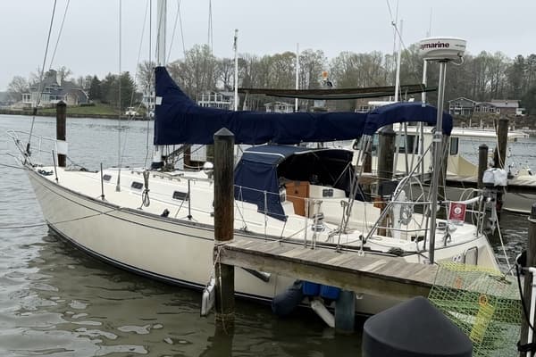 1993 Tartan 3500 - Image 1