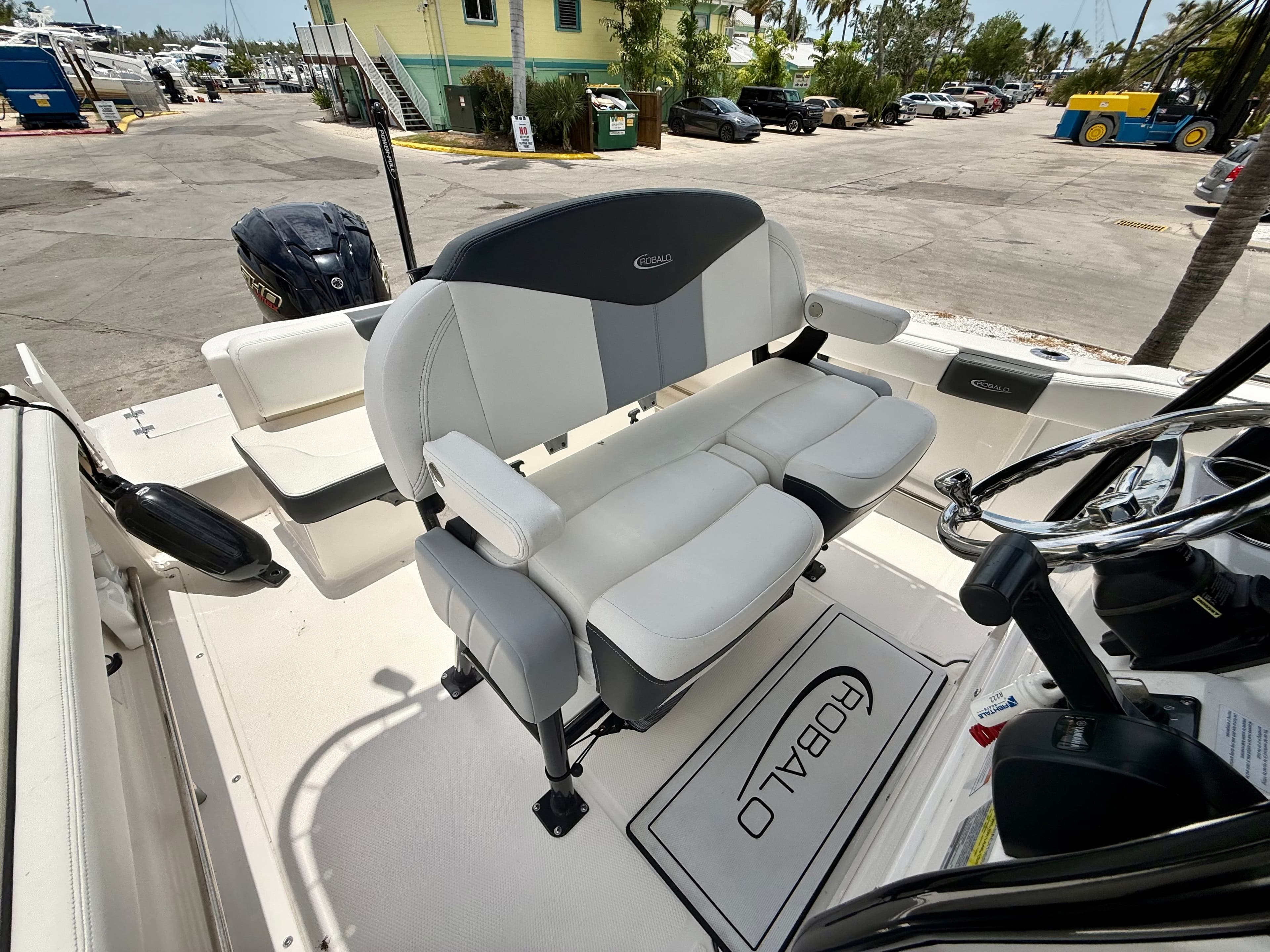 2024 Robalo R222 Explorer - 14