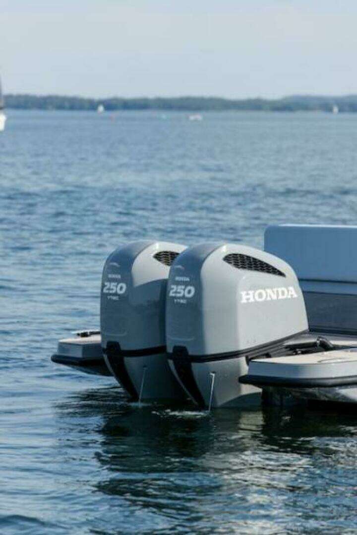 2026 Virtue V10 T-Top - Image 9