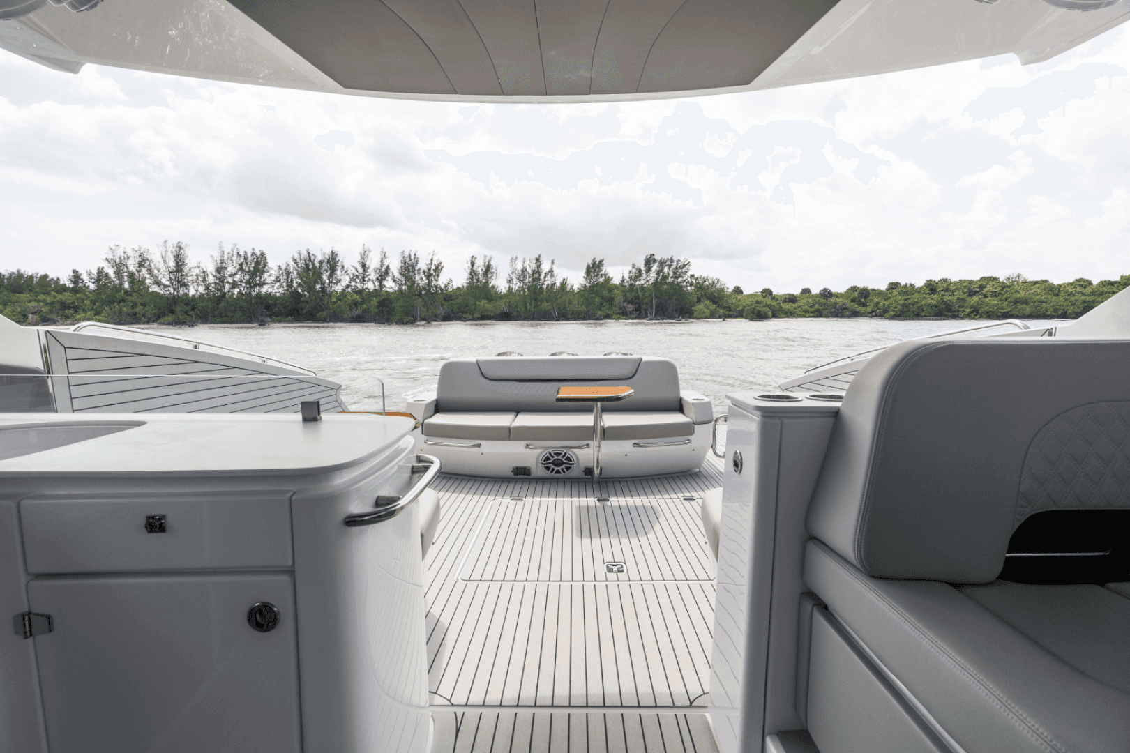 2026 Cruisers Yachts 50GLS OB - Image 50