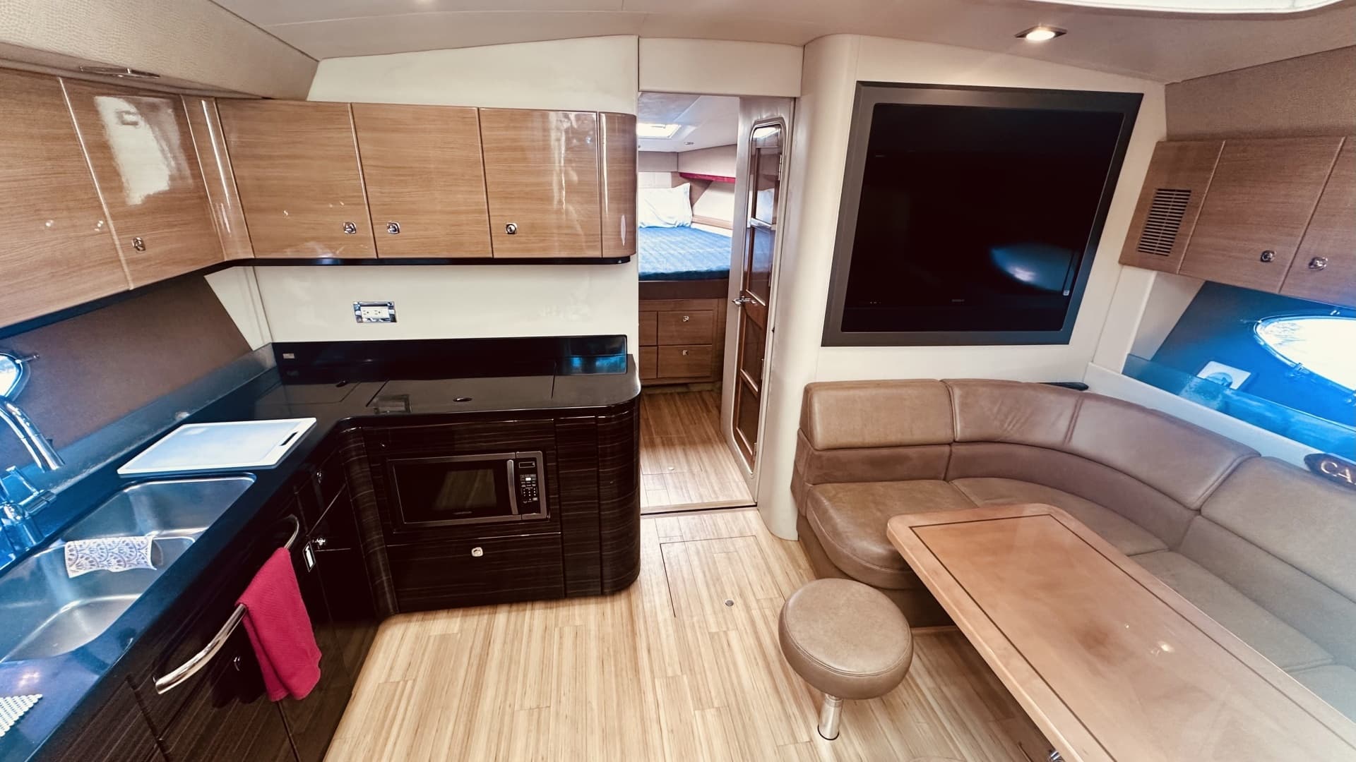 2012 Formula 45 Yacht - Image 6