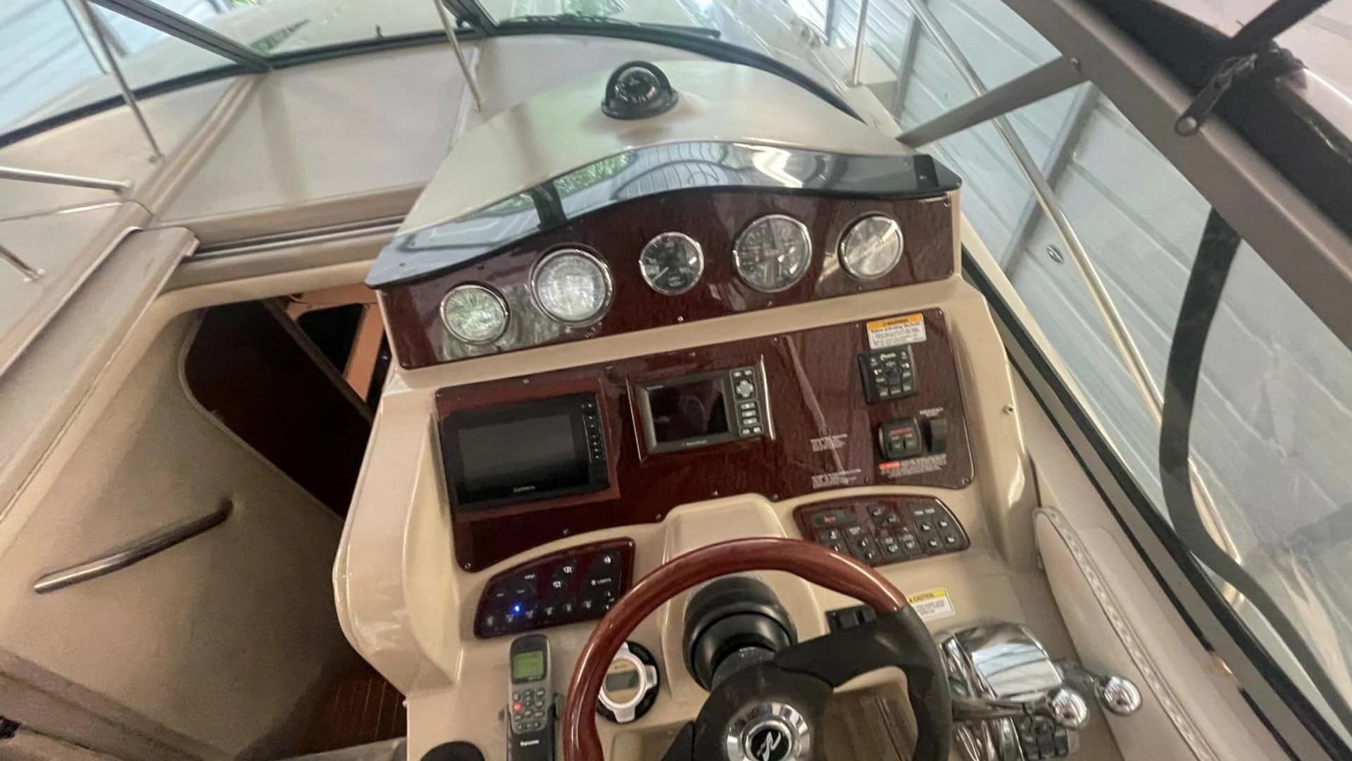 2009 Sea Ray 310 Sundancer - Image 2