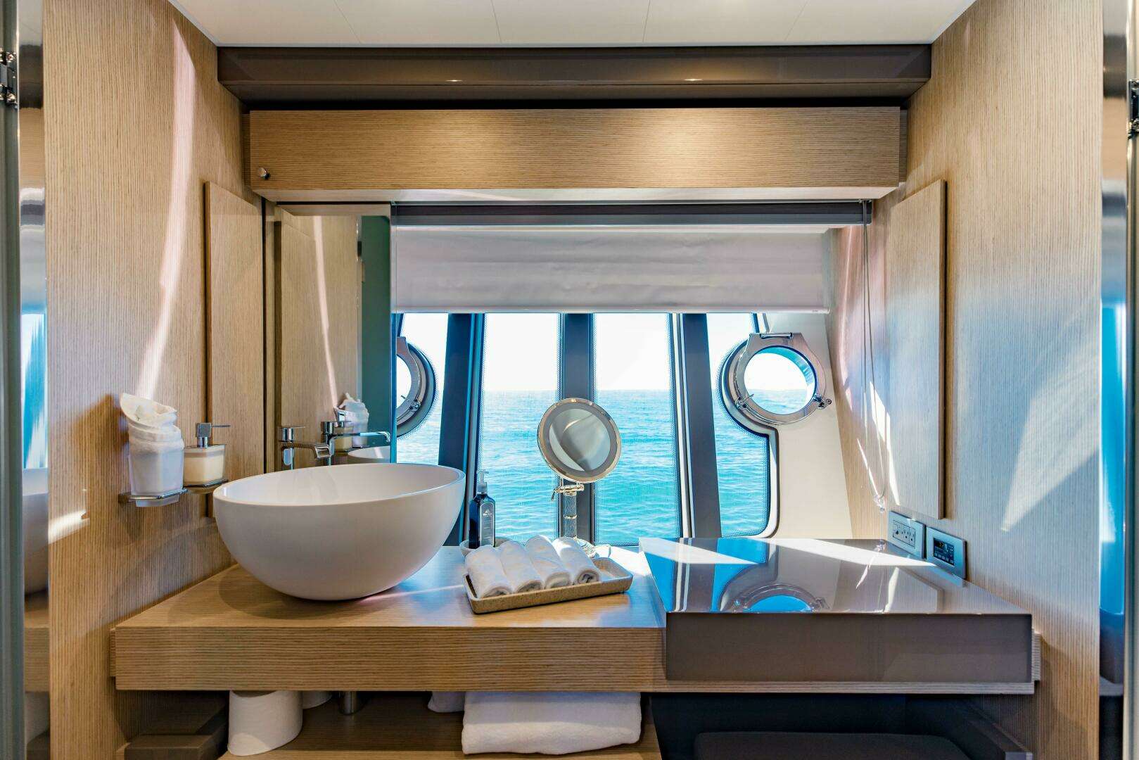 2017 Ferretti Yachts 750 - Image 79